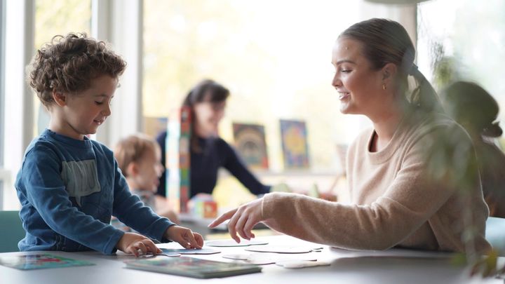 Forskere bak ny studie mener Norge må satse mer på spesialpedagogisk kompetanse i barnehagen, flere spesialpedagoger og klarere retningslinjer for kartlegging og oppfølging.