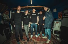 Bandet består i dag av én parkeringsvakt, én bartender, én snekker, én lokfører og én lagerarbeider. – Jeg vurderte aldri å ta en utdanning eller noe. Jeg tenkte jo at jeg skulle stå med en hammer eller pigge eller et eller annet når jeg ble ferdig med skolen uansett, forteller bassist Kim Skaug.