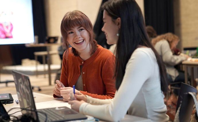 Forskerne bak siste EVA2020-rapport lurer på om læreplanens kompetanseorientering er en god modell. Mye tyder på at tilretteleggingen både for progresjon i undervisningen og elevenes læring er for vag, viser funn. Foto: Shane Colvin / UiO