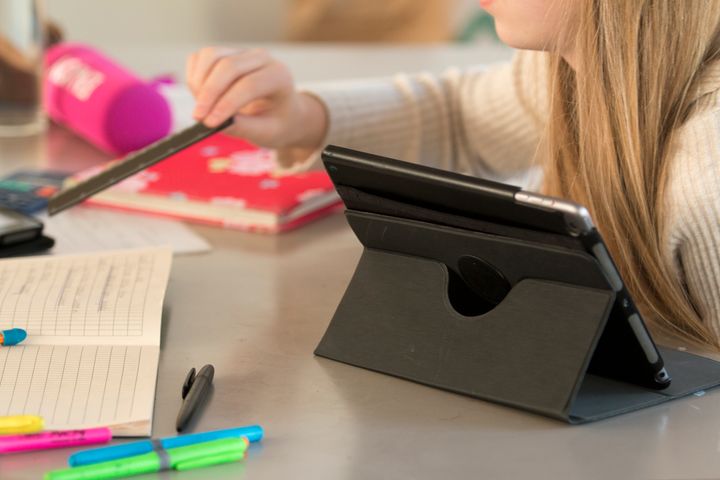 Handler det egentlig om skjerm? Eller om pedagogikk, kompetanse og hvordan vi bruker de verktøyene vi har?