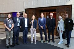 Fra venstre: Geir Kjetil Sandve (UiO), Mats Stefan Carlin (SINTEF), Arnoldo Frigessi (UiO), Kjersti Aas (NR), Morten Dæhlen (dScience, UiO), Bjørn Jamtveit (UiO), Solveig Kristensen (UiO) , Malcolm Langford (UiO).
