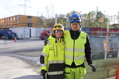 STOLTE: Andrzej Lapsa og Maria Kristiansen fra Construction City Bygg.