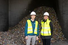 NORSK METALLGJENVINNING: Blair Malcolm og Ylva Eline Erbach i Norsk Metallgjenvinning