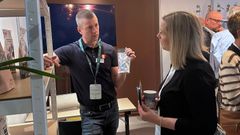 UTSTILLERE: Totalt 12 emballasjeprodusenter viste fram sin gjenvinnbare emballasjeløsninger. All emballasje som ble utstilt er testet og vurdert som gjenvinnbar i praksis.