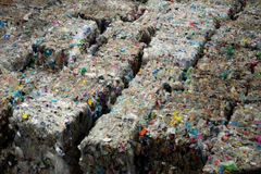 FERDIG RÅVARE: Ferdig sortert plastråvare klar for materialgjenvinning. FOTO: Perspektiv
