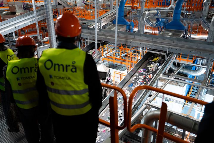 ENESTE I NORGE: Finsorteringsanlegget kan ta i mot 90 000 tonn plastemballasje og er 13 000 kvadratmeter stort.