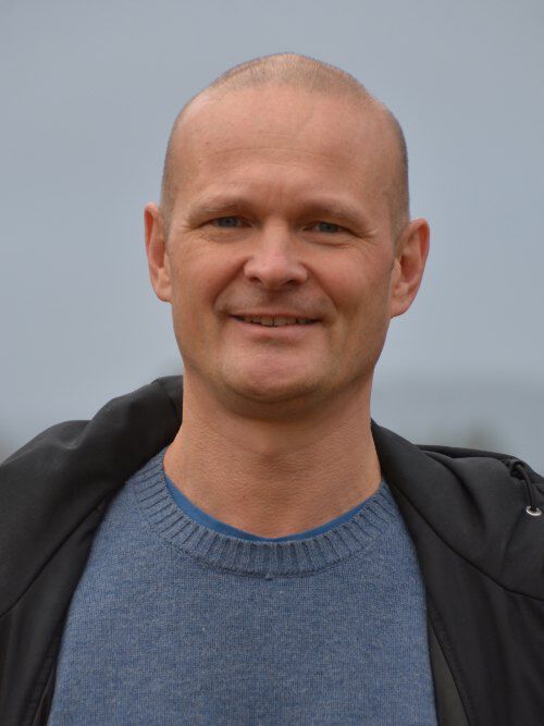 Portrett av smilende mann