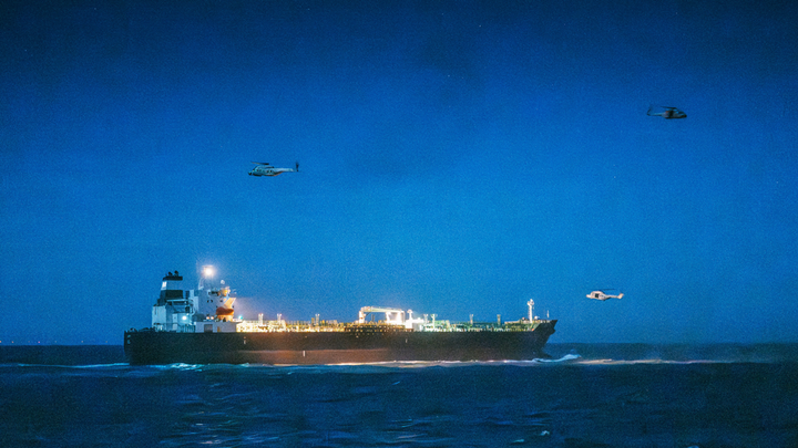 Operation Blue Intruder. Belgisk og fransk marine samarbeidet nylig om å borde den russiske oljetankeren Ethera, registrert i Guinea og sanksjonert av EU. Skipet er mistenkt for å tilhøre den russiske skyggeflåten.