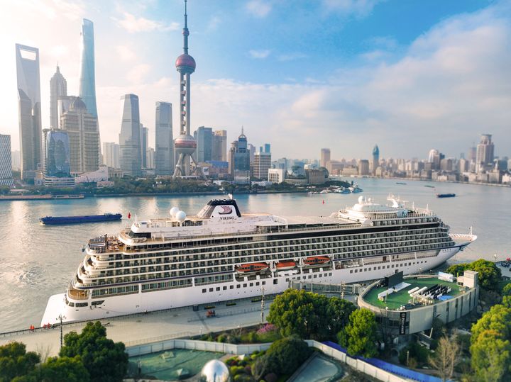 Viking Yi Dun til kai i Shanghai