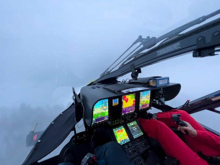 Å fly i tåke er utfordrende. Med Pins-ruter kan piloten navigere trygt uten å ha visuell sikt