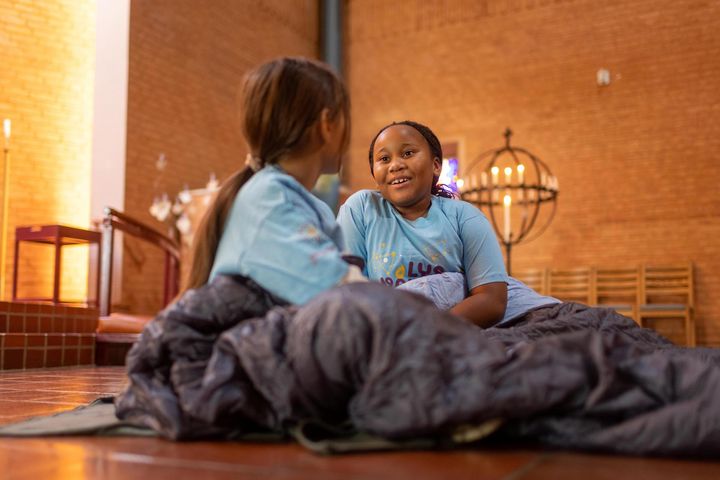 Denne helgen er det første søndag i advent, og mange steder er elleveåringer invitert til å overnatte i kirken. Foto Eirik Arneberg / Den norske kirke