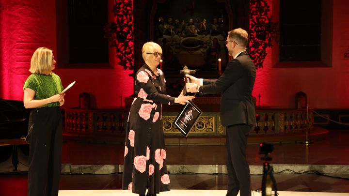 – Å få Petter Dass-prisen er rett og slett litt overveldende, sier kirkerådsleder Kristin Gunleiksrud Raaum.