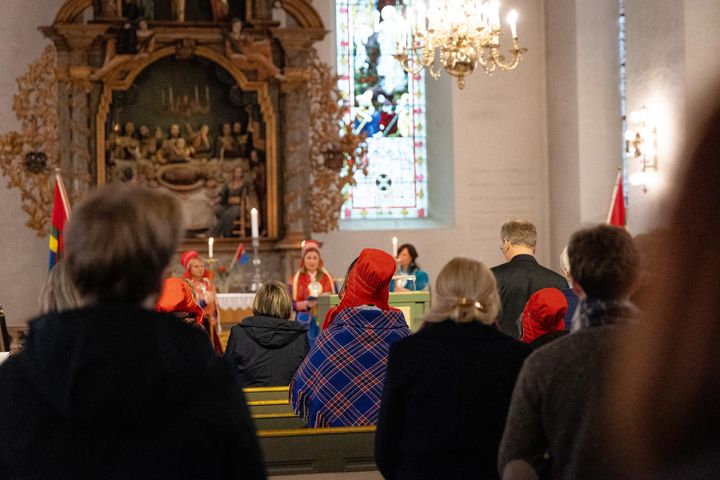 Samisk utvalg leverer sin rapport 1. mars og kommer med flere forslag til hvordan samisk kirkeliv kan styrkes. Illustrasjonsfoto: Den norske kirke.