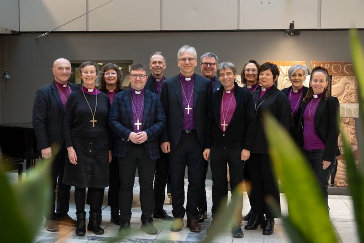Biskopene i Den norske kirke fotografert i februar. I neste uke besøker de pave Leo.