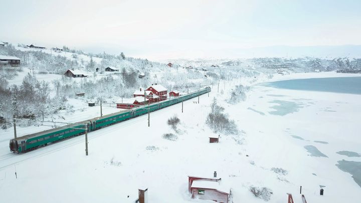 Dagens togsett på langdistansestrekningene, som her på Bergensbanen, skal skiftes ut om noen få år.