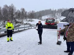 – Lita bru fortener stor saks, sa samferdselsministeren då han klipte snora.