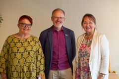 Nestleder i Frivillighet Norge, Rita Hirsum Lystad, generalsekretær Stian Slotterøy Johnsen og styreleder i KS, Gunn Marit Helgesen.