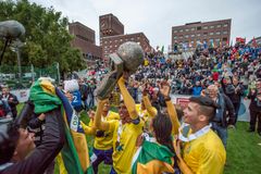 Brasil feirer seieren med trofeet