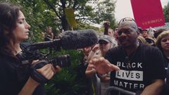 Fra dokumentarfilmen White Right - Meeting The Enemy av Deeyah Khan
