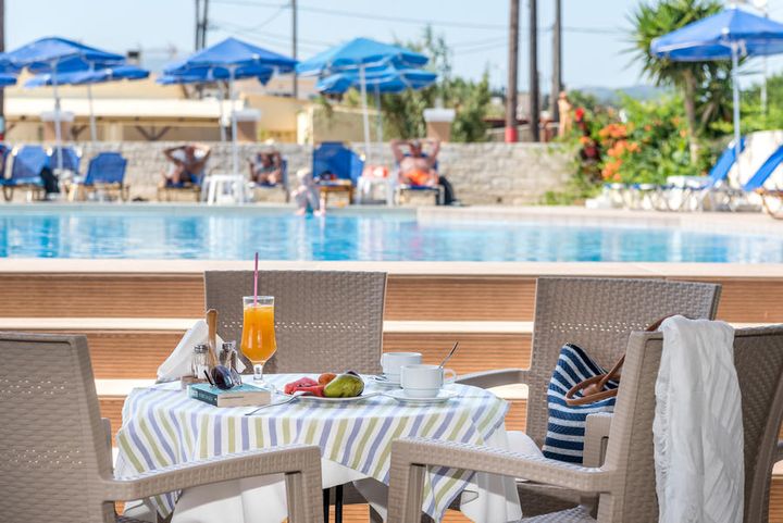 Hotellbasseng på Kreta