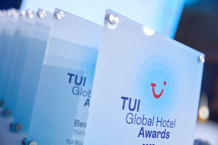 TUI%20Grand%20Hotel%20Awards%20logo
