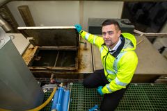 Kjell Christian Røshol jobber som koordinator i Tromsø kommune seksjon for vann og avløp, ansvarlig for drift avløp og overvann.