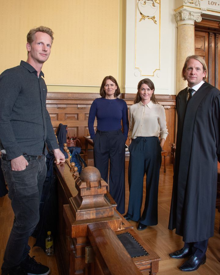F.v: Medlem i NITO Dag Werner Blaich, advokater i NITO Kirsten Rydne og Hege Glimsdal, og prosederende advokat Oddvar Lindbekk.
