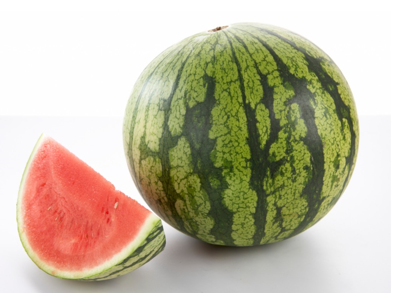 Det kan være vanskelig å vite hvordan en skal finne den perfekte vannmelonen når den ikke er kuttet opp. Heldigvis er det metoder som hjelper oss.