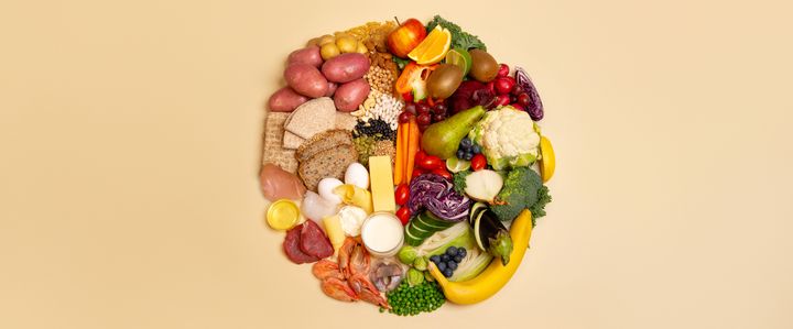 Et sunt kosthold handler om helhet og variasjon. Å spise "råvarebasert" kan gjøre det lettere å følge kostrådene, men prosesseringsgrad alene er ikke fasiten, mener ernæringsrådgiver fra OFG.