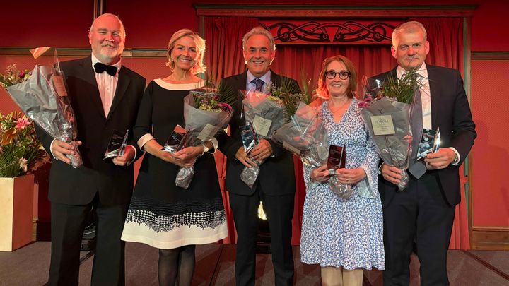 Roar Bogerud (f.v), Berit Kjøll, Per Rune Eknes, Vibecke Sørensen og Erik Røste ble i dag tildelt æresmedlemskap.