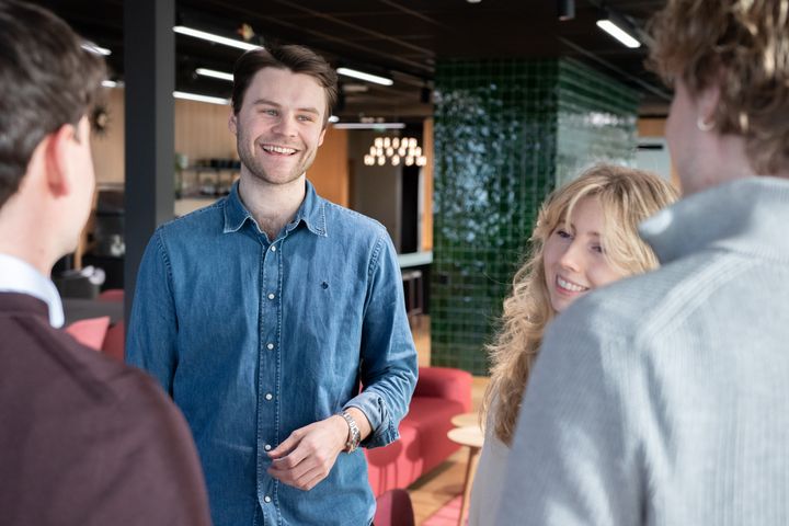 Mathias Fløtaker, seniorrådgiver og talentsjef, Geelmuyden Kiese.