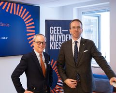 Jonas Hellman i Geelmuyden Kiese sammen med Sveriges infrastruktur- og boligminister, Andreas Carlsson.