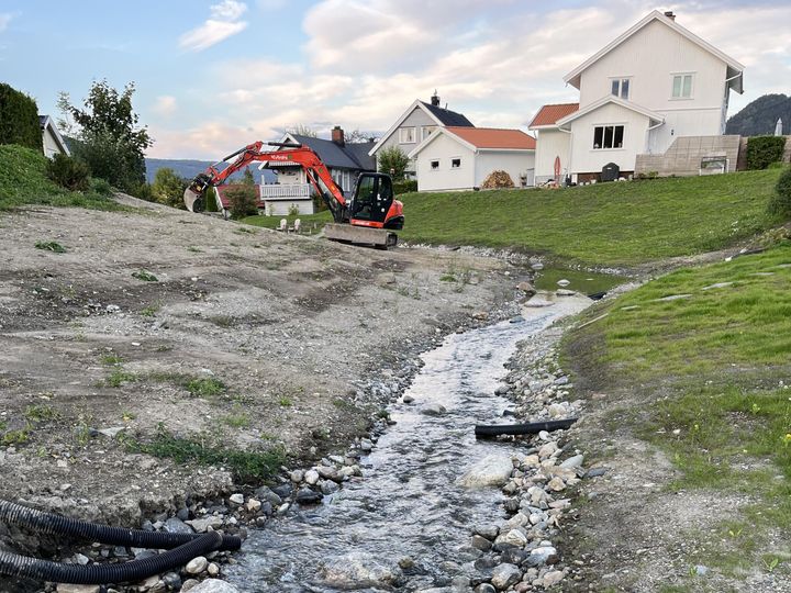I Drammen kommune har NVE gjort ferdig et sikringstiltak langs Vika kvikkleiresone. Dette er en del av en omfattende flomsikring av Mjøndalen sentrum.