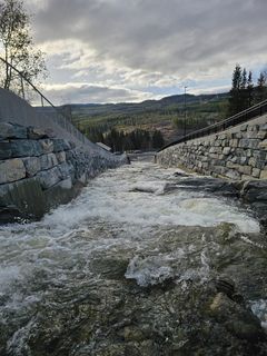 Ferdig flomsikring langs Kvinda