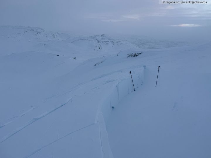 Svært lett å løse ut skred i dag. Her fra Kopperfjellet i Ofoten.