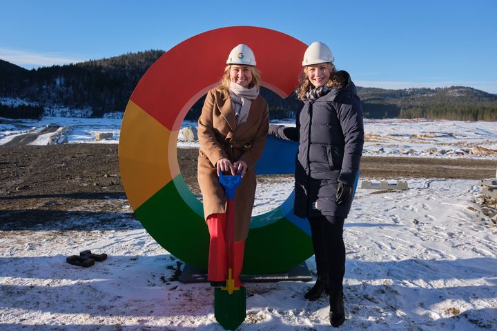 Norgessjef i Google, Tine Austvoll Jensen og digitaliserings- og forvaltningsminister Karianne O. Tung.
