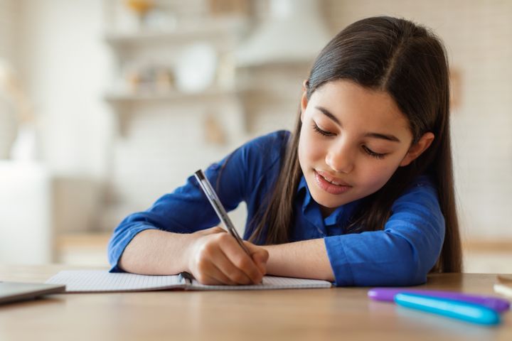 Ferdigheter i lesing og matematikk ser ut til å henge sammen. Nå skal forskere ved Universitetet i Oslo finne ut hvordan.