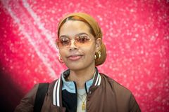 NRK Oslo og Viken har vært ute og snakket med unge om hva som er viktig for dem i livet akkurat nå. Blant disse er Emilie Knutsen. Artikkelserien “Livet nå” publiseres fra 10. august på NRK.no. Foto: Erlend Dalhaug Daae / NRK
