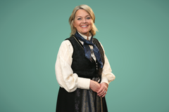 Ida Kjøstelsen er programleder for radiosendingen.