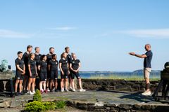 Aksel Lund Svindal ønsker deltakerne velkommen til Kristiansand før aller første konkurranse på Christiansborg festning.