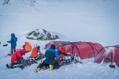 Produksjonen har vært på treningsleir på Finse for å forberede seg til det som venter dem på Denali.