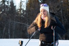 Birgit Skarstein dukker opp i løpet av serien for å gi noen gode råd til gjengen.