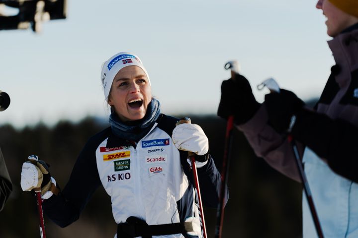 Det%20blir%20god%20stemning%20n%E5r%20Therese%20Johaug%20dukker%20opp%20i%20l%F8ypa.