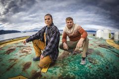 Jørgine Massa Vasstrand og Isak Dreyer er programleiarar i ein litt fornya sesong av «Norges tøffeste»