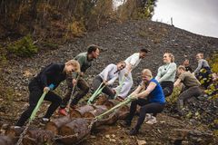 Deltakerne i «Norges tøffeste» i gang med første oppgave