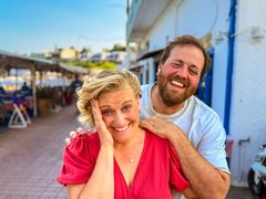 FØLGER DRØMMEN: Tuva Fellman og Ronny Brede Aase har alltid drømt om et eget lite hotell i Hellas. Nå vil de gjøre det til virkelighet. FOTO: