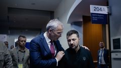 Stoltenberg sammen med Ukrainas president Zelenskyj.