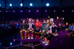 Sámi Grand Prix er like mye et møtested for samer som en sang- og joikekonkurranse. Arrangementet samler publikum på tvers av landegrenser for å feire samisk musikk og kultur sammen med artistene.