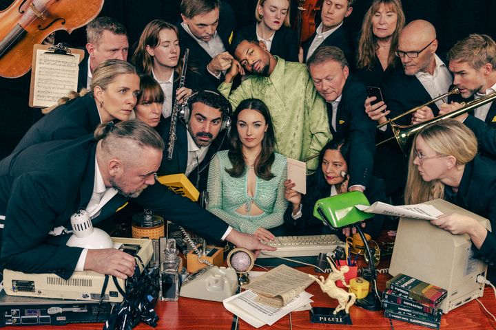 Arian Engebø og Nate Kahungu skal lede P3 Gull 2025. I år vil artistene få selskap av Kringkastingsorkestret på scenen.