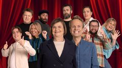 MØTER «VERDENS VERSTE PUBLIKUM»: Markus Neby, Henrik Fladseth, Kristine Grændsen, Amir Asgharnejad, dommer Elin Ørjasæter, Vidar Magnussen, programleder Erik Solbakken, Marlene Stavrum, Martin Lepperød og Nora Svenningsen.